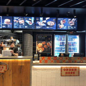 Oporto Greenwood Plaza Restaurant